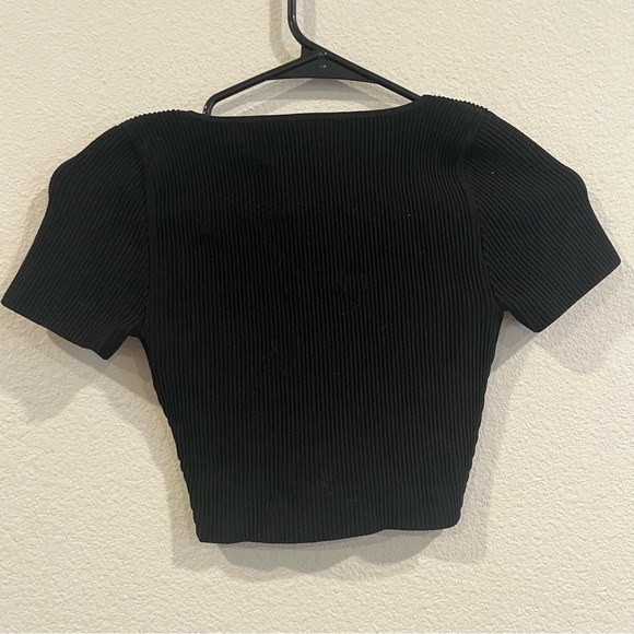 Aritzia Babaton black ribbed cropped xxsmall top figure hugging - Picture 7 of 7